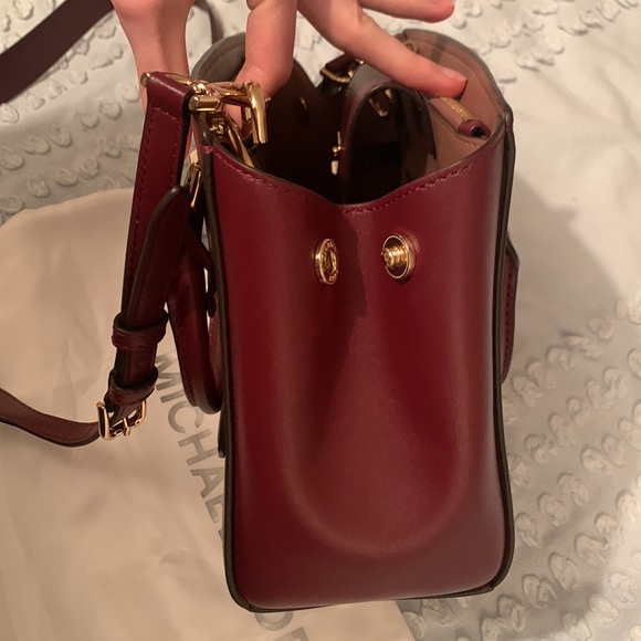Michael Kors small wine coloured purse - Picture 9 of 12